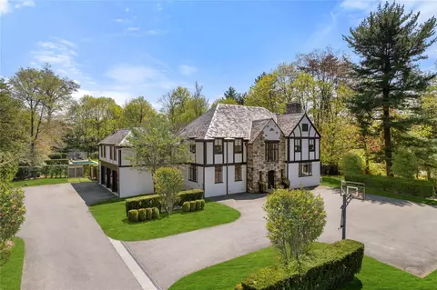 38 Park Rd, Scarsdale, NY 10583
