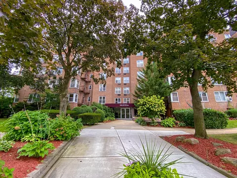 209-25 18 Ave #3C, New York, NY 11360