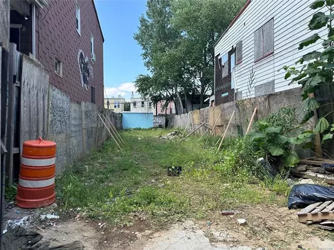 108-35 Roosevelt Ave, New York, NY 11368
