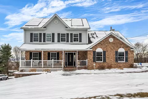 20 Bannerman View Dr, Newburgh, NY 12550