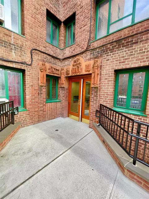 11 Metropolitan Oval #4D, New York, NY 10462