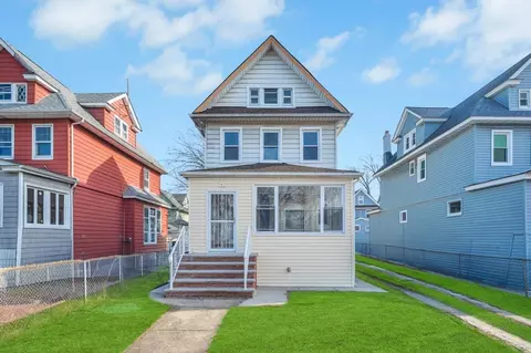 10421 189th St, New York, NY 11412