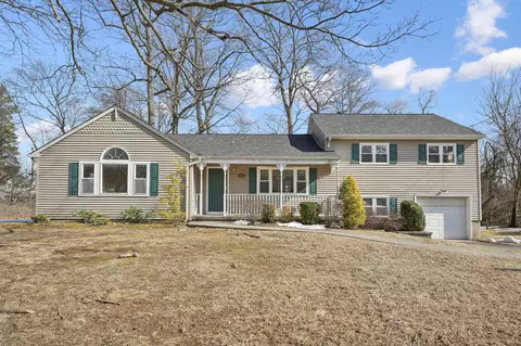 68 Rowan Rd, Orangetown, NY 10965