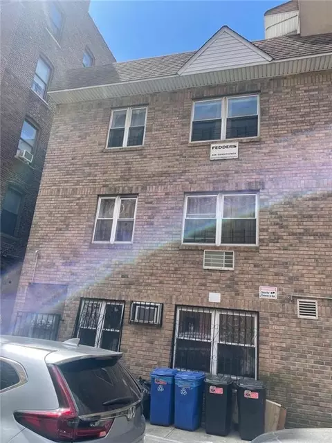 160 W 162nd St, New York, NY 10452