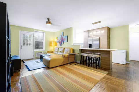 67-50 Thornton Pl #1B, New York, NY 11375