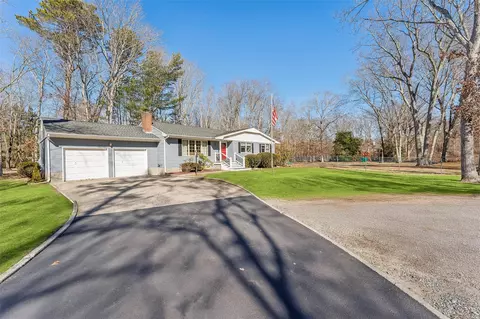 507 Chapman Blvd, Manorville, NY 11949