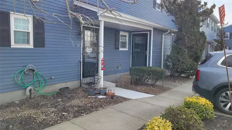 116 Westend Ave #6, Freeport, NY 11520