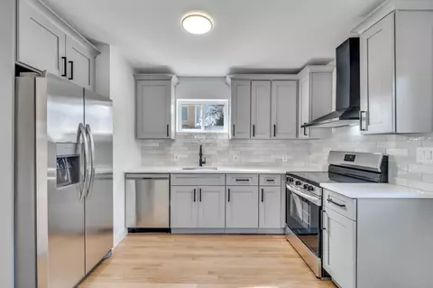 54 Ocean Ave, Hampton Bays, NY 11946