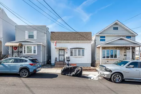8258 89th St, New York, NY 11385