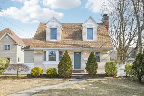2481 Harvey Ave, Oceanside, NY 11572