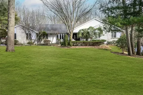 235 Roosevelt Blvd, Hauppauge, NY 11788