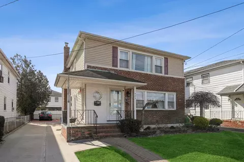 582 Rockaway Ave, Valley Stream, NY 11581