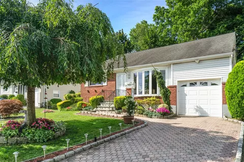 24 Westwind Rd, Yonkers, NY 10710