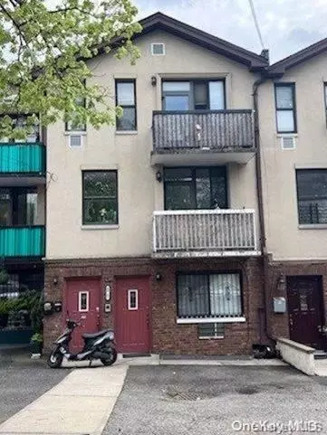 60-57 Flushing Ave, Maspeth, NY 11378