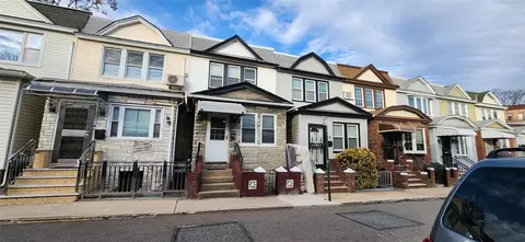 58-53 41st Dr, New York, NY 11377