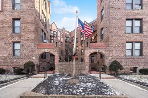 12 Hempstead Ave #4F, Rockville Centre, NY 11570