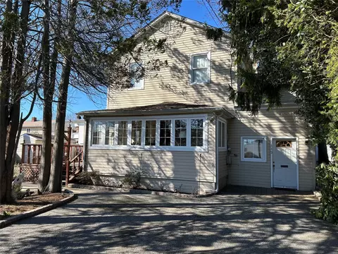 113 Claremont Ave, West Babylon, NY 11704