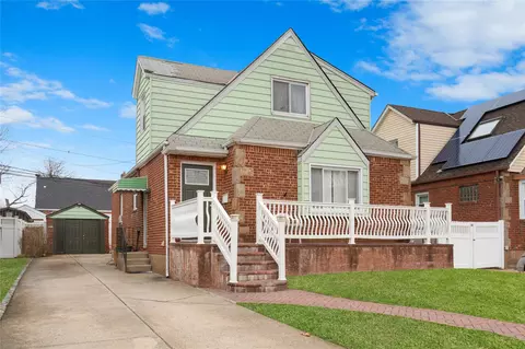 127 Locustwood Blvd, Elmont, NY 11003