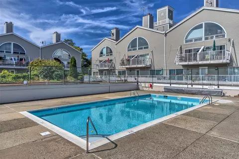 26 Deepwater Way #44, New York, NY 10464