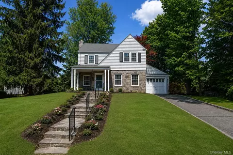 4 Abington Ave, Greenburgh, NY 10502