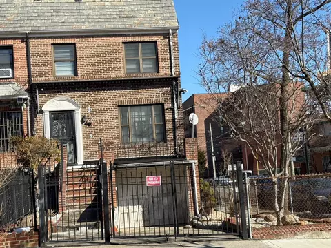 45-21 76th St, New York, NY 11373