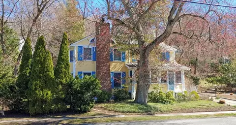 82 Rosedale Ave, Greenburgh, NY 10706