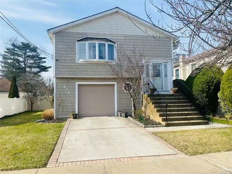 274 Babylon Tpke, Freeport, NY 11520