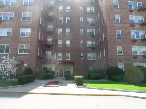609 Palmer Rd #1B, Yonkers, NY 10701