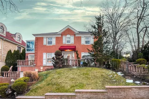 18620 Troon Rd, Jamaica, NY 11432