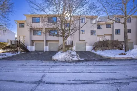 15 Vista Dr, Clarkstown, NY 10954