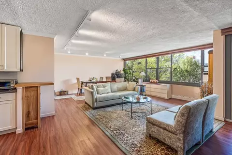 9-15 166th St #7D, New York, NY 11357