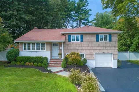 6 Saylor Pl, Huntington, NY 11743