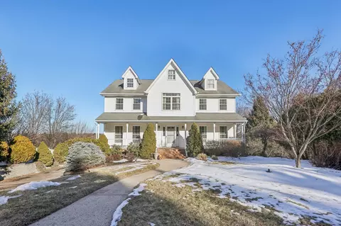 3 Erik Ct, Clarkstown, NY 10954