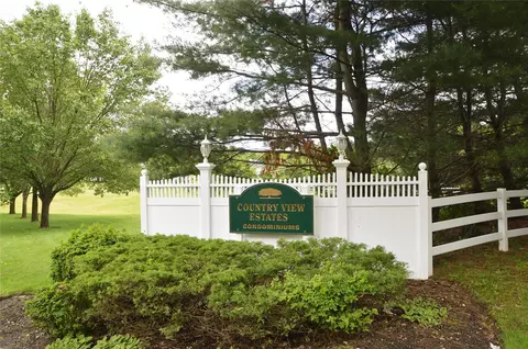 31 Country View Ln #31, Middle Island, NY 11953