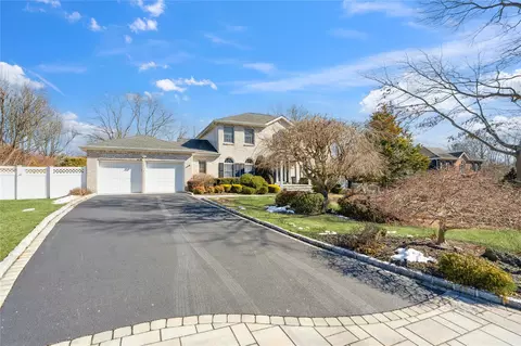 45 Sunhill Rd, Nesconset, NY 11767