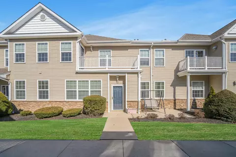 501 Lennox Dr #501, Saint James, NY 11780