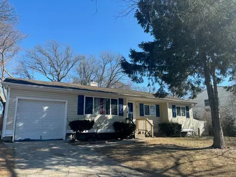 67 Selden Blvd, Centereach, NY 11720