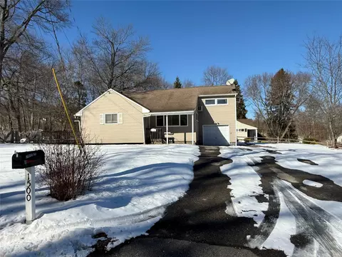 1500 Cross Rd, Yorktown, NY 10547