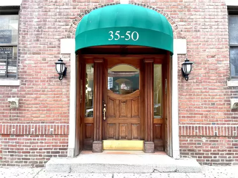 3550 82nd St #3E, New York, NY 11372