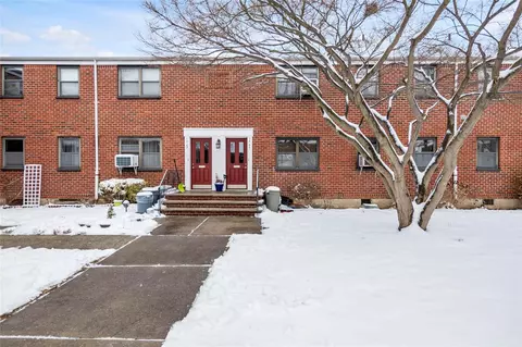 17-67 166 St #A, Whitestone, NY 11357