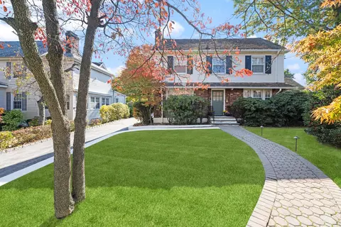 4520 Boston Post Rd, Pelham, NY 10803