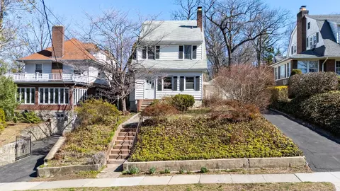 415 Washington Ave, Pelham, NY 10803