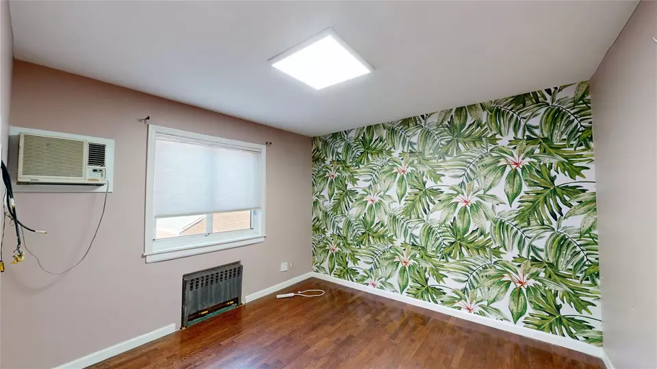 Bedroom - 255-09 75th #LOWER, Glen Oaks, NY 11004 photo 2 of 2