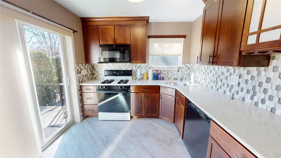 Kitchen - 255-09 75th #LOWER, Glen Oaks, NY 11004 photo 2 of 2