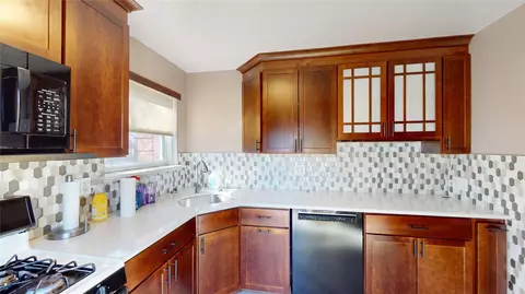 Kitchen - 255-09 75th #LOWER, Glen Oaks, NY 11004 photo 1 of 2