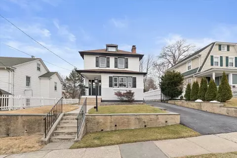 496 Carol Pl, Pelham, NY 10803
