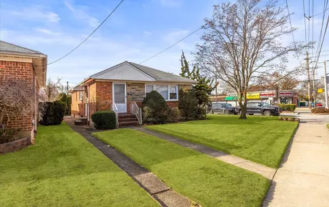 154-04 Willets Point Blvd, New York, NY 11357