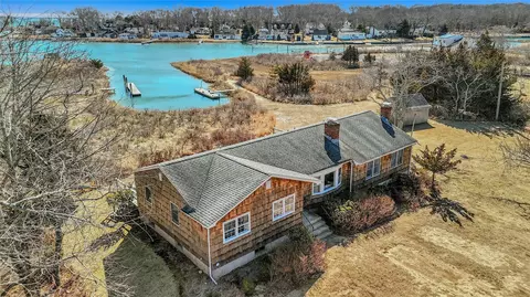6060 Main Bayview Rd, Southold, NY 11971