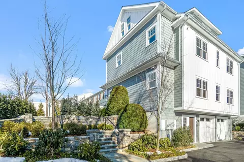 25 Henry St #A, Greenwich, CT 06830