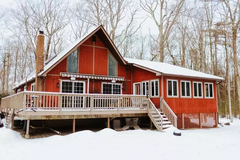 97 Lake Dr, Lumberland, NY 12737